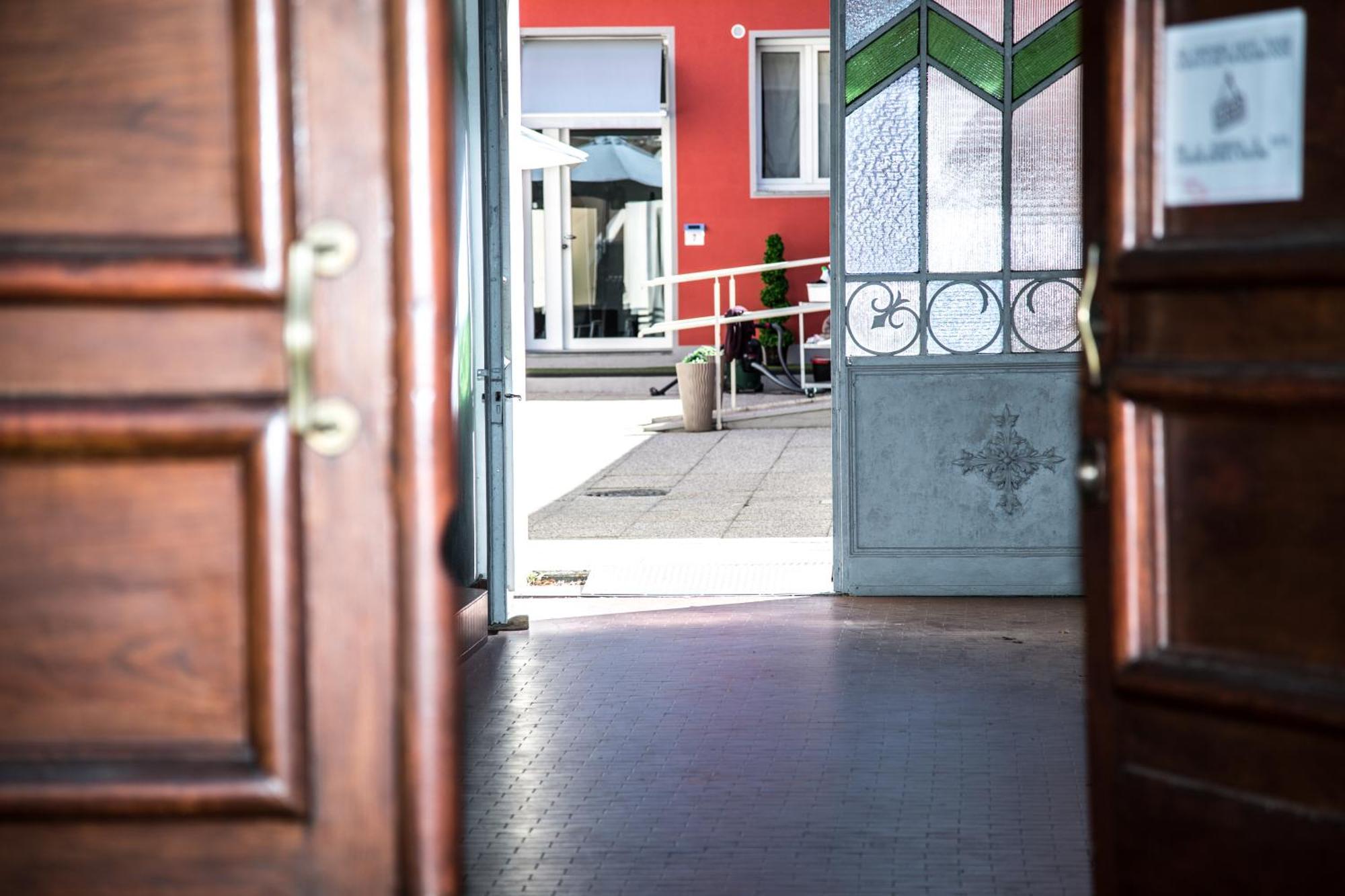 Guest House Turin Metro Young Екстер'єр фото